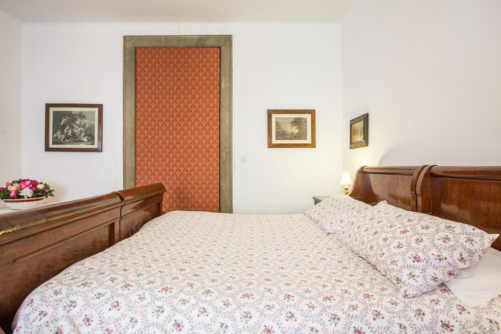 Le Camerine Apartment Water Front ตอสโกลาโน มาแดร์โน ภายนอก รูปภาพ